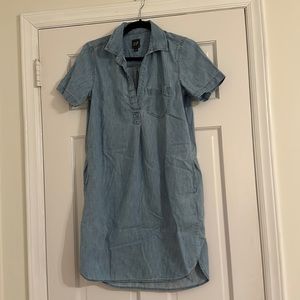 Chambray dress with pockets